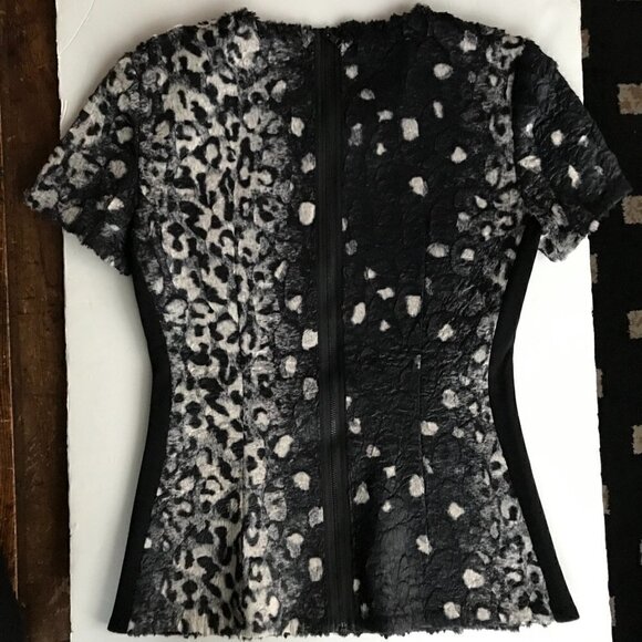 BCBGMaxAzria flattering textured tulum black/grey fun faux fur fitted top, xxs - Picture 11 of 16